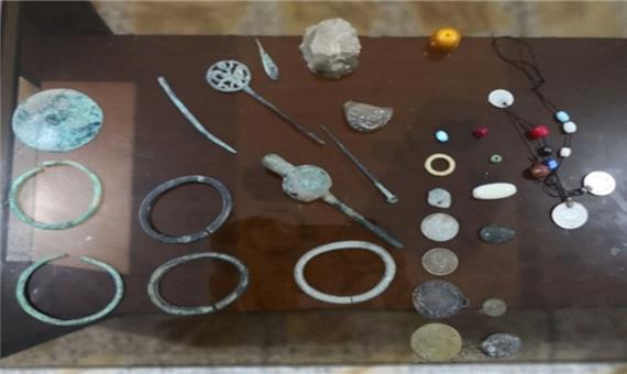 37 قطعه شی عتیقه در جیرفت کشف شد