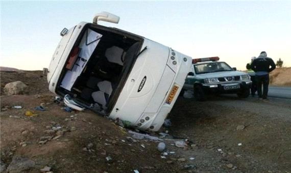 واژگونی اتوبوس در محور رفسنجان به انار سه کشته برجا نهاد