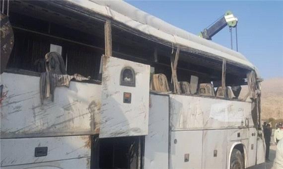 واژگونی اتوبوس در فارس 25 مصدوم بر جای گذاشت